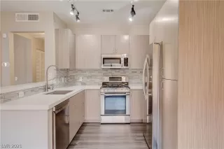 Photo #6: 2317329 Listing 