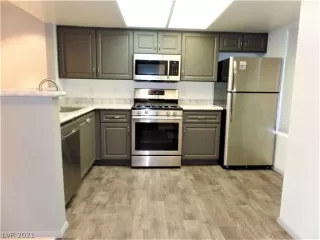 Photo #4: 2317336 Listing