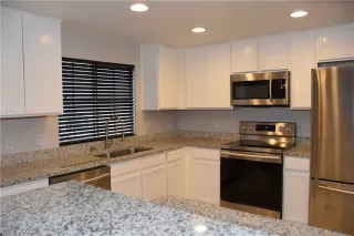 Photo #5: 2317413 Listing