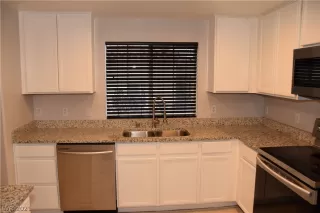 Photo #6: 2317413 Listing