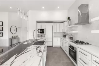 Photo #1: 2317423 Listing 