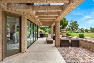 Photo #6: 2317423 Listing 