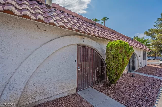 MLS: 2317437 Condo For Sale