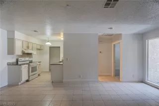 Photo #6: 2317437 Listing