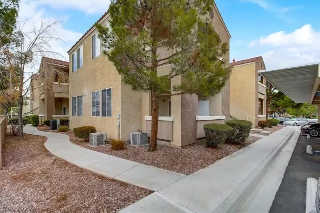 MLS: 2317462 Condo For Sale