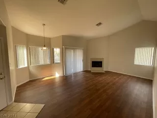 Photo #4: 2317490 Listing 