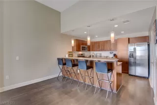 Photo #3: 2317508 Listing