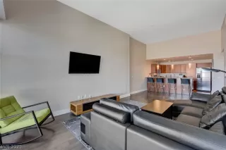 Photo #5: 2317508 Listing