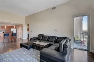 Photo #6: 2317508 Listing