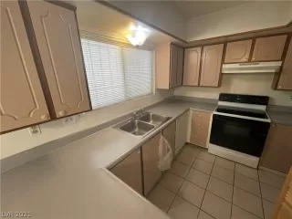 Photo #5: 2317513 Listing 