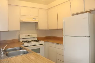 Photo #4: 2317516 Listing 