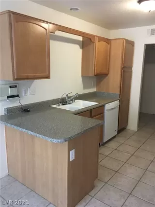 Photo #4: 2317561 Listing 