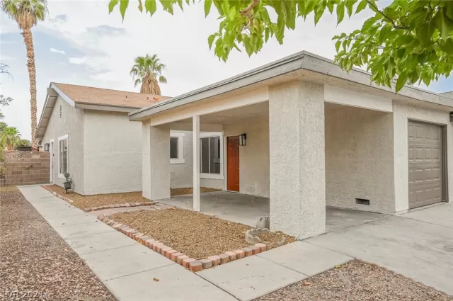 MLS: 2317590 Condo For Sale