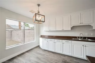 Photo #1: 2317590 Listing 