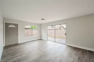 Photo #2: 2317590 Listing 