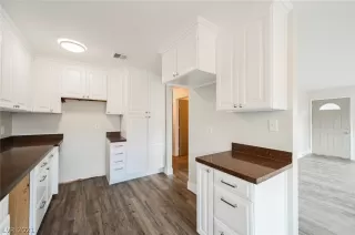 Photo #5: 2317590 Listing 