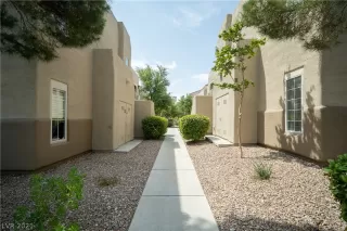 Photo #1: 2317598 Listing