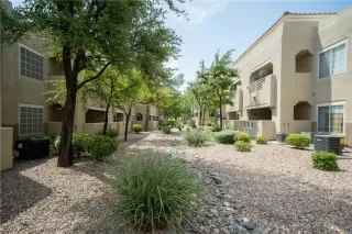 Photo #2: 2317598 Listing