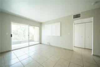 Photo #5: 2317598 Listing