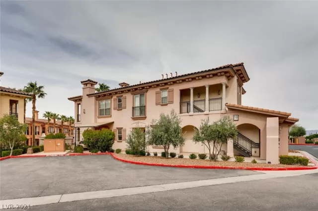 MLS: 2317624 Condo For Sale