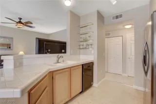 Photo #4: 2317635 Listing 