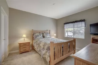 Photo #5: 2317635 Listing 