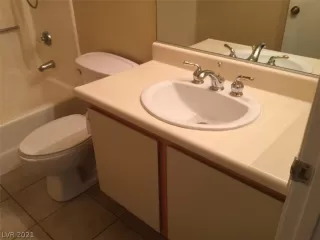 Photo #4: 2317638 Listing