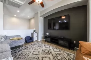 Photo #3: 2317660 Listing