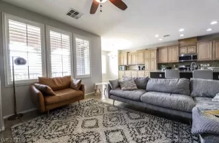 Photo #4: 2317660 Listing