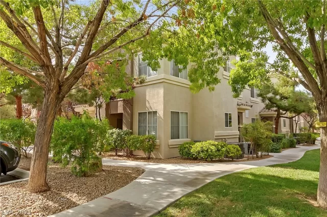 MLS: 2317673 Condo For Sale