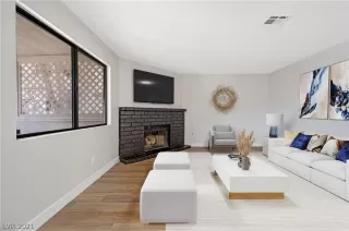 Photo #1: 2317676 Listing