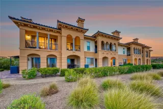 Photo #2: 2317712 Listing