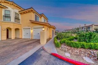 Photo #3: 2317712 Listing