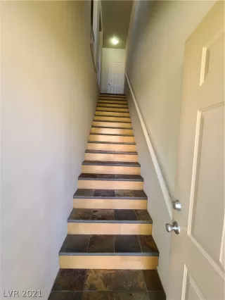 Photo #5: 2317749 Listing 