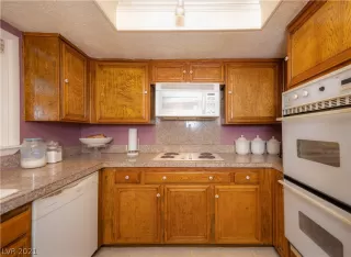 Photo #1: 2317767 Listing 