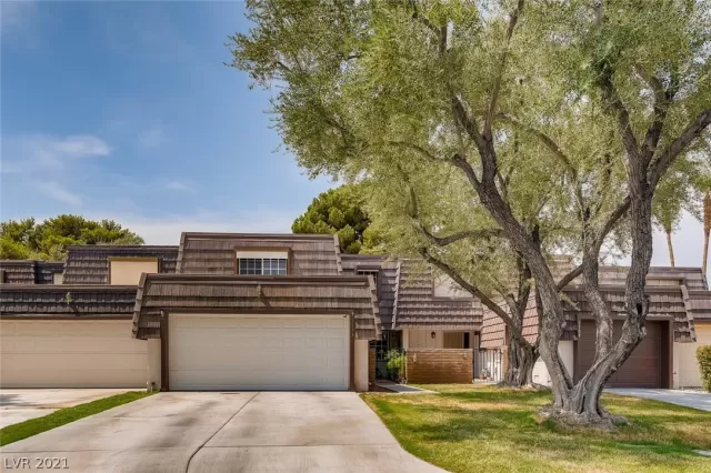 MLS: 2317802 Condo For Sale