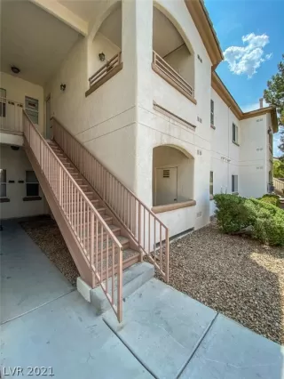 Photo #1: 2317813 Listing