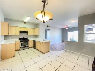 Photo #3: 2317813 Listing