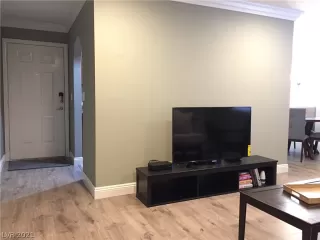 Photo #3: 2317816 Listing 