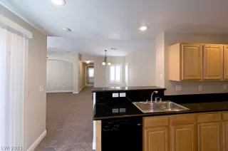 Photo #5: 2317841 Listing 