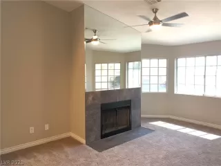 Photo #5: 2317847 Listing 