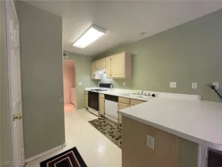 Photo #5: 2317869 Listing 