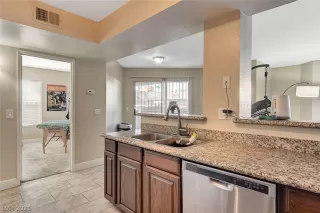 Photo #5: 2317872 Listing 