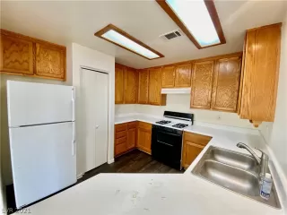 Photo #6: 2317892 Listing 