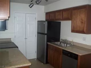 Photo #1: 2317912 Listing