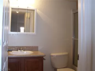 Photo #3: 2317912 Listing