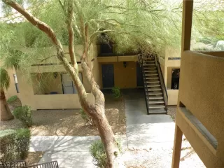 Photo #5: 2317912 Listing