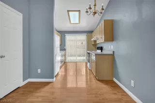 Photo #3: 2317923 Listing