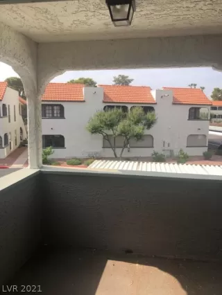 Photo #3: 2317948 Listing