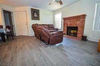 Photo #5: 2317957 Listing 